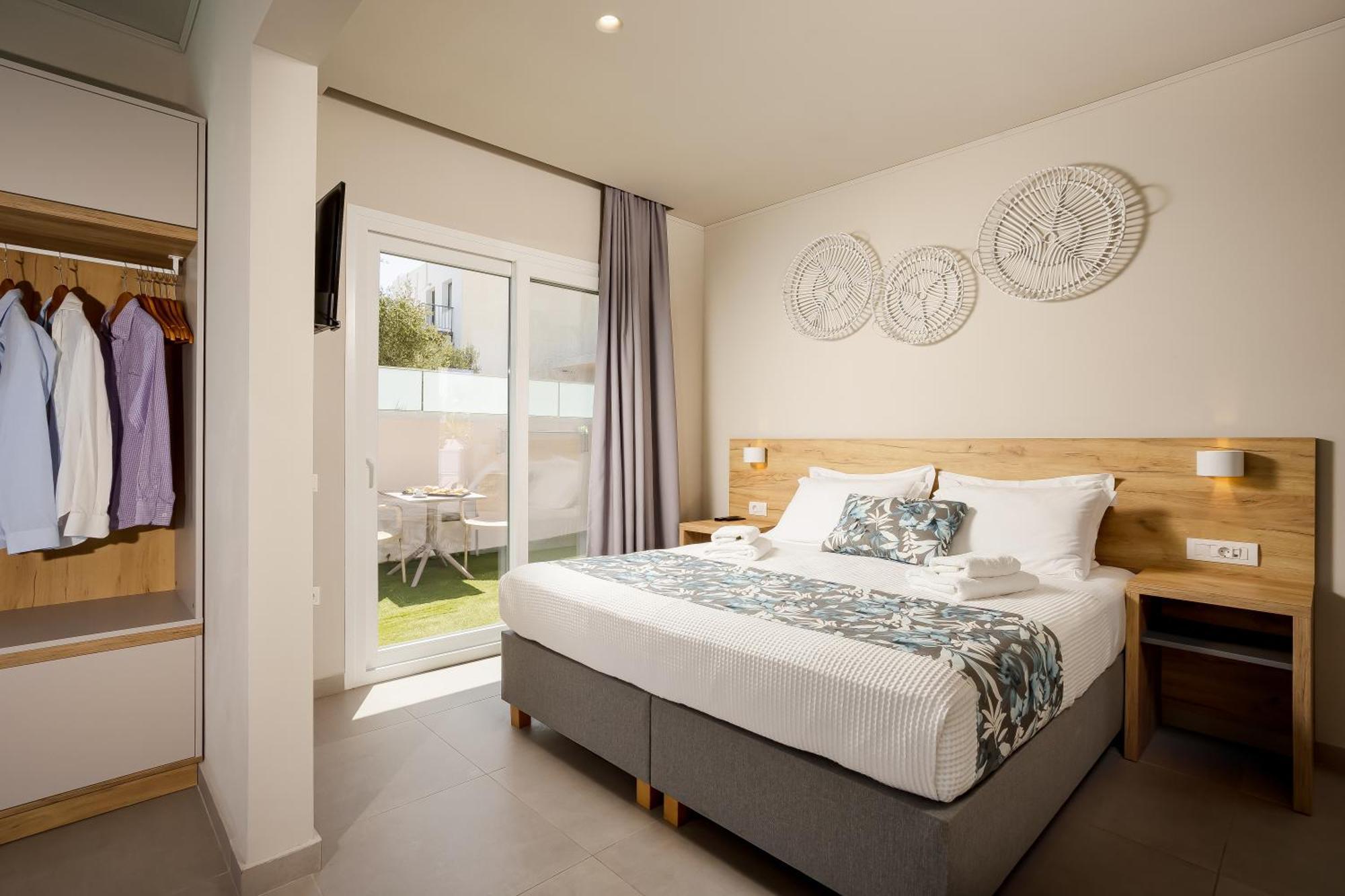 Sarpidon Suites Agia Marina  Екстер'єр фото