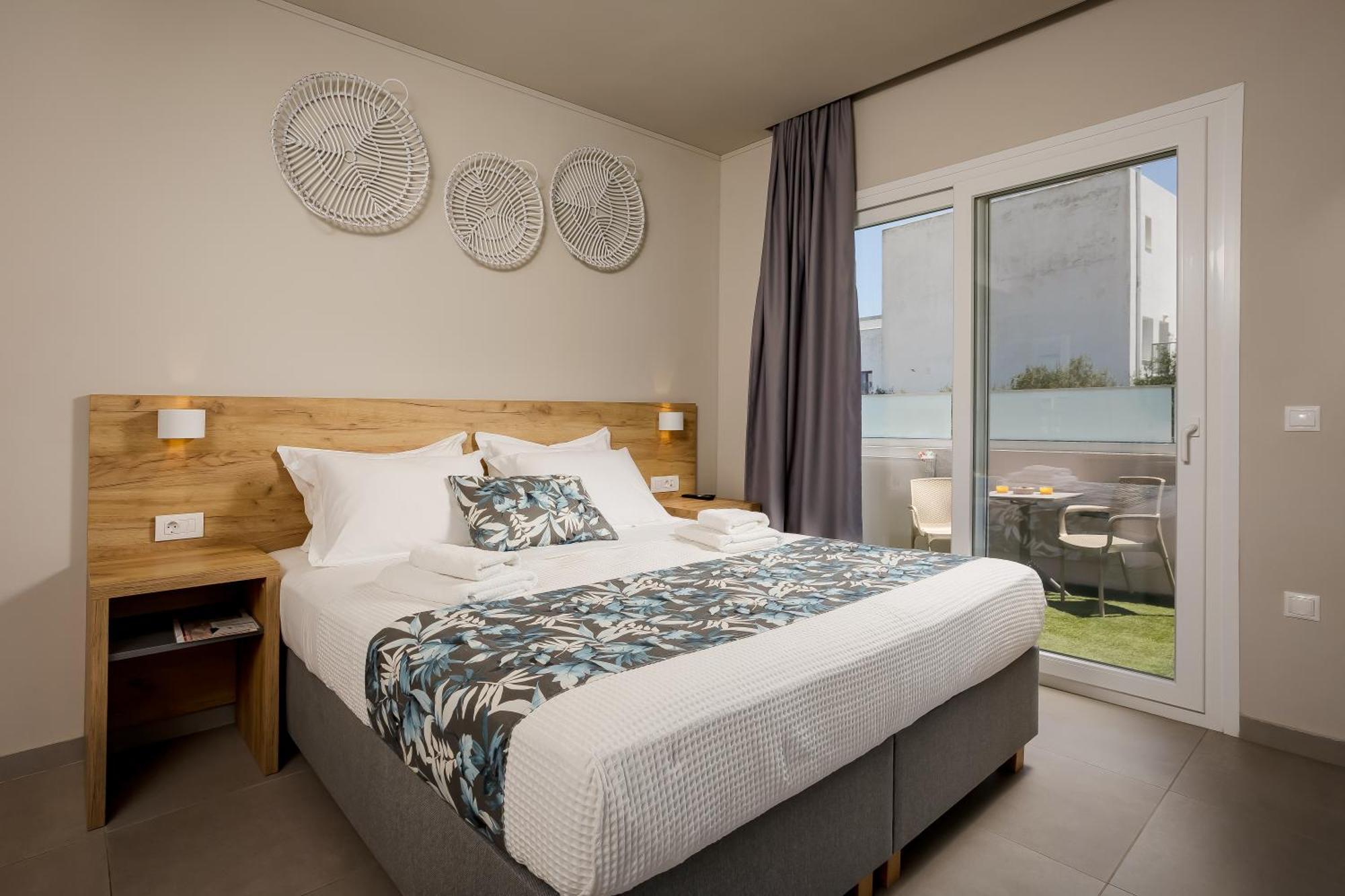 Sarpidon Suites Agia Marina  Екстер'єр фото