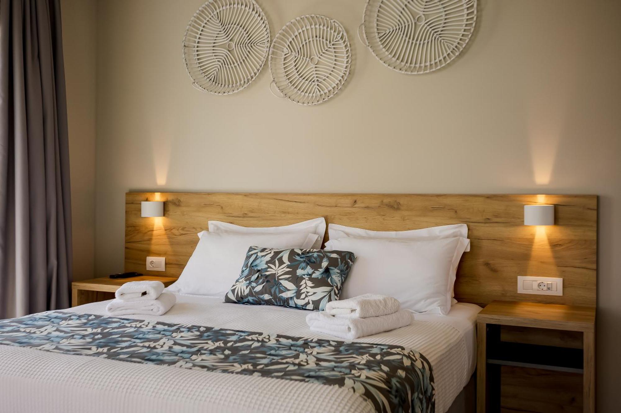 Sarpidon Suites Agia Marina  Екстер'єр фото